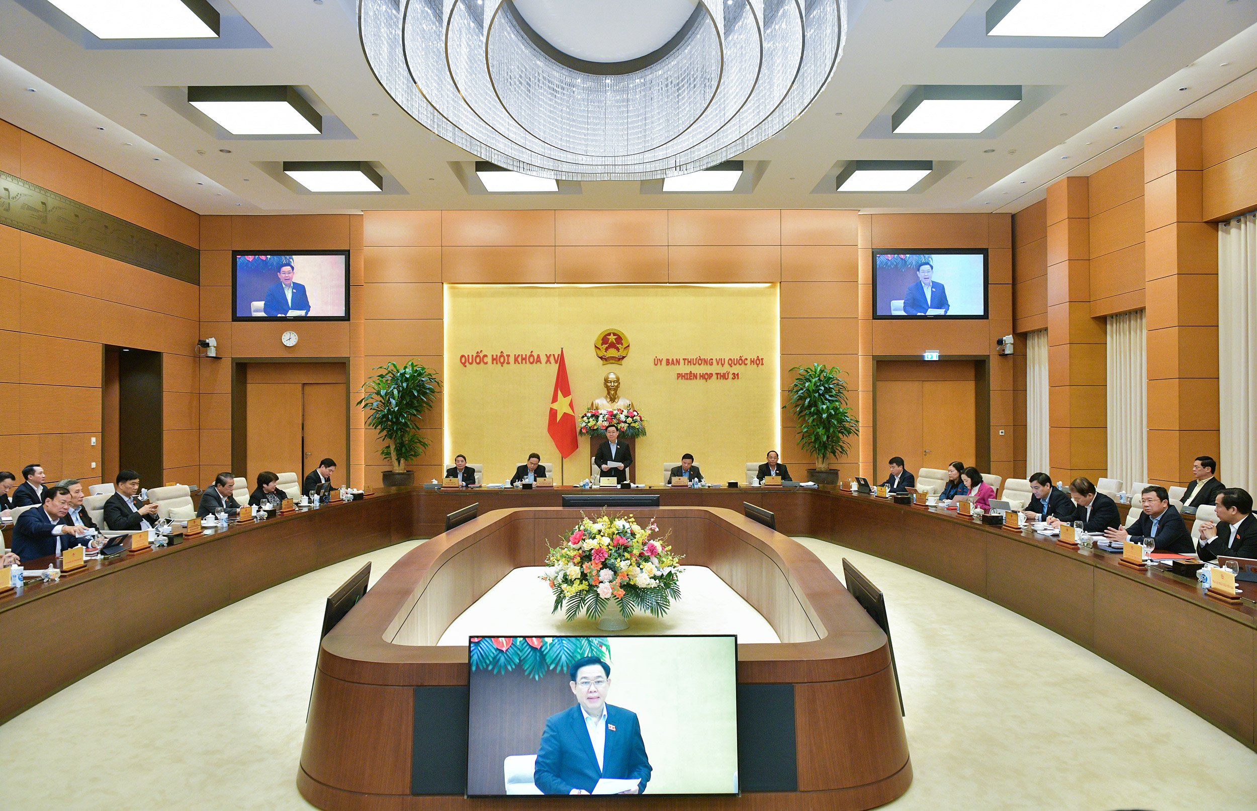 Bộ trưởng Bùi Thanh Sơn lần đầu trả lời chất vấn về giải pháp phòng chống tham nhũng, tiêu cực trong hoạt động ngoại giao- Ảnh 2.