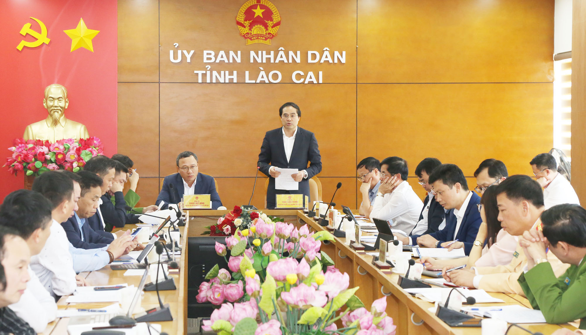 Chủ tịch UBND tỉnh Lào Cai yêu cầu làm rõ trách nhiệm cá nhân, tổ chức trong vụ TNGT khiến 4 người tử vong- Ảnh 1.