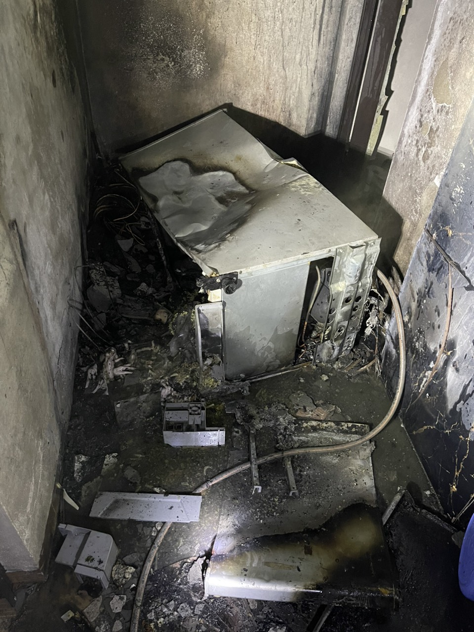 Vụ cháy ở Triều Khúc, Hà Nội: Do chập cháy tủ lạnh có vỏ nhựa gây khói đậm đặc- Ảnh 1.