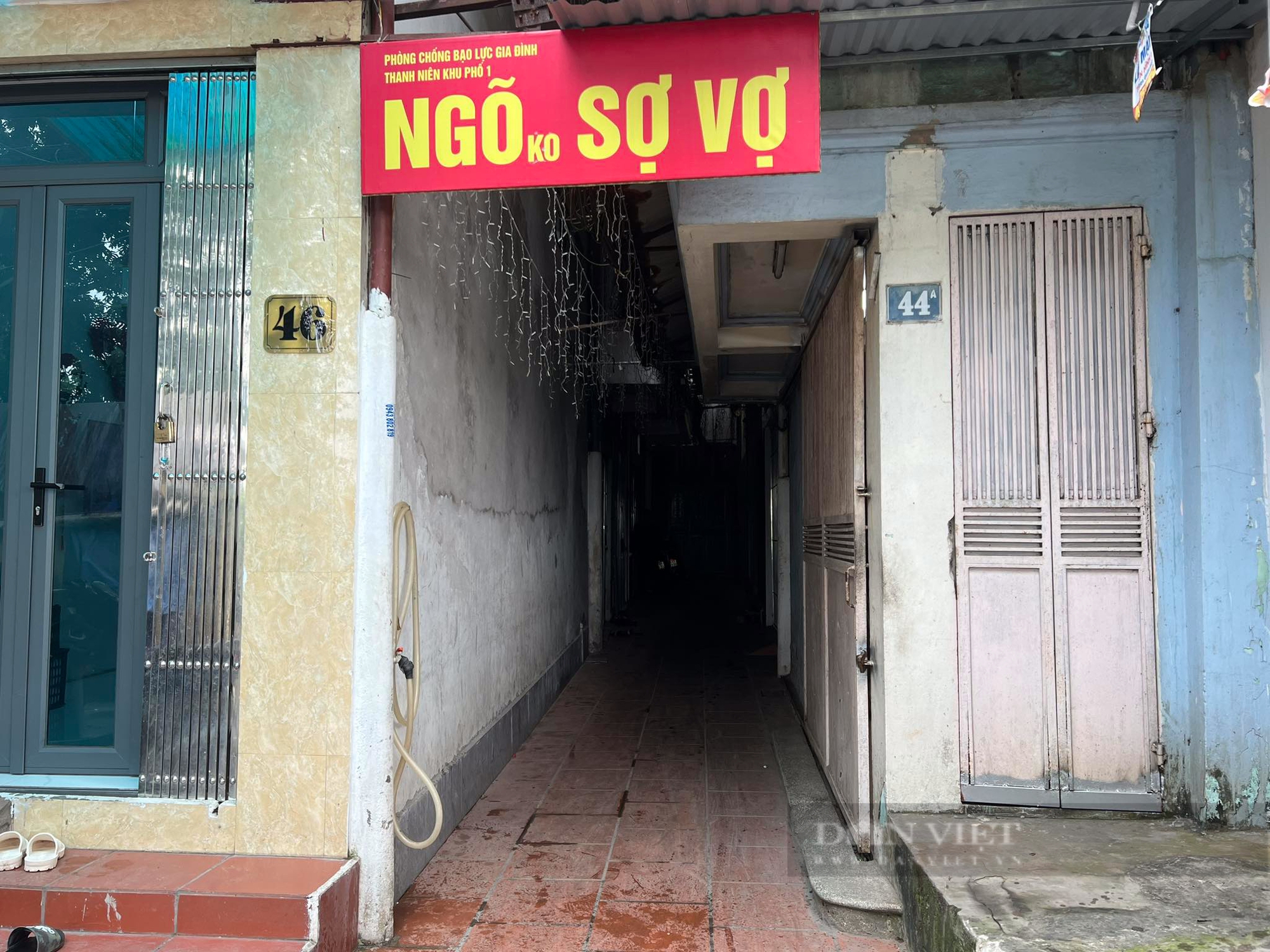 "'Ngõ không sợ vợ" ở Hà Nội bất ngờ bị gỡ sau khi gây sốt mạng xã hội- Ảnh 1.