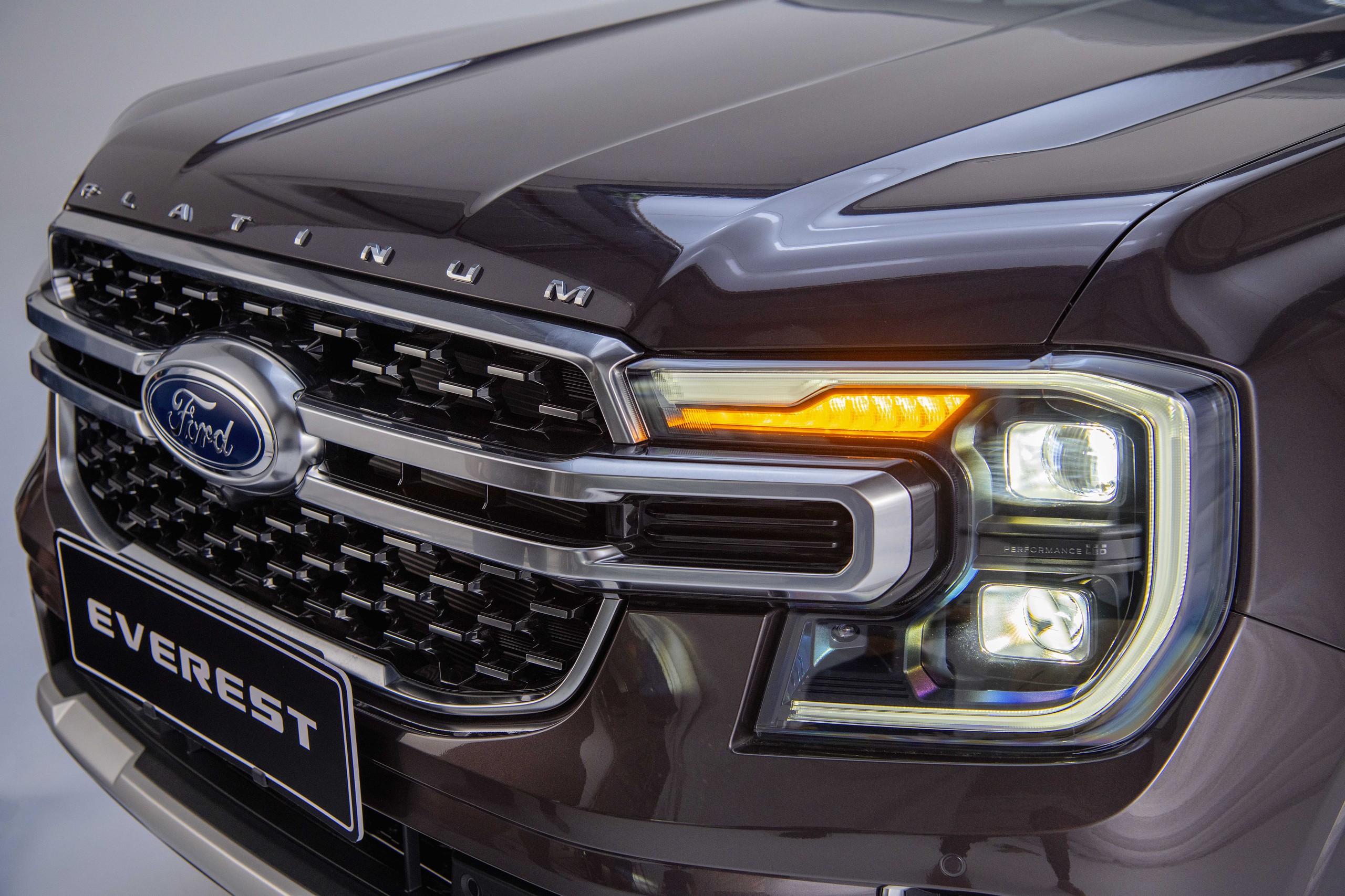 Ford Everest Platinum và Ranger Stormtrak ra mắt Việt Nam, thêm lựa chọn mới cho khách hàng- Ảnh 2.