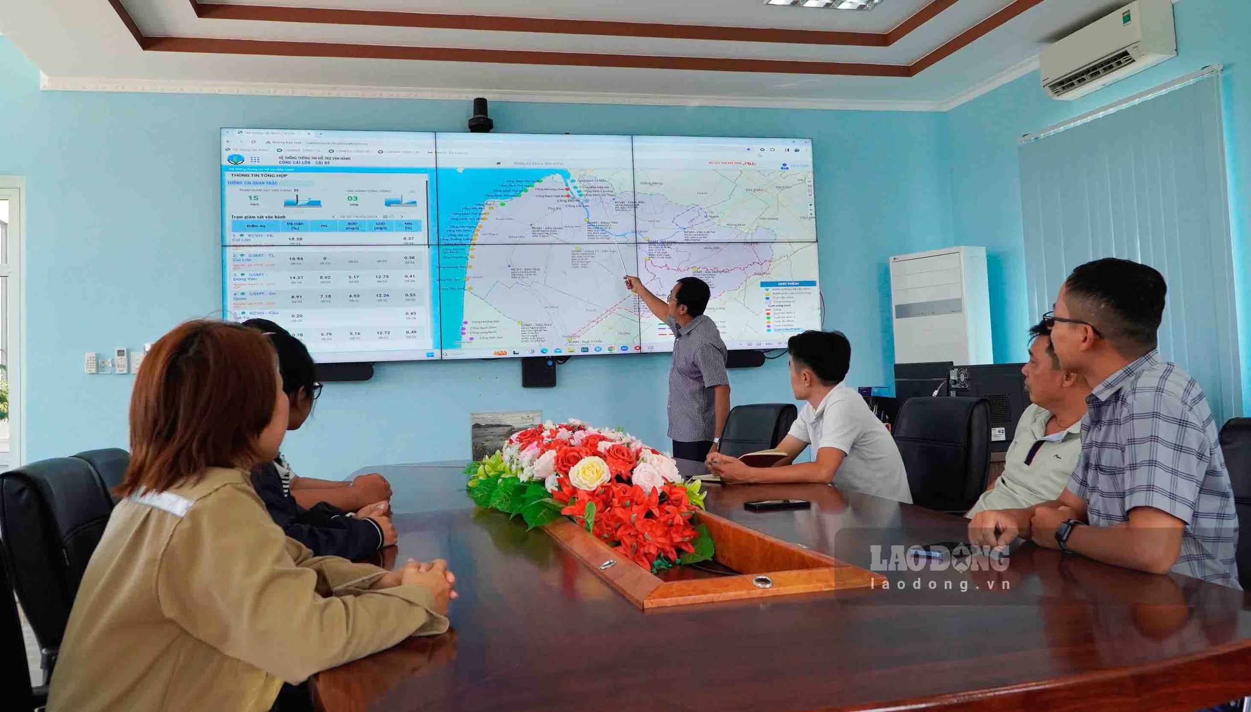 Cận cảnh vận hành đóng các cửa van ở siêu cống lớn nhất Việt Nam trị giá hơn 3.300 tỷ đồng- Ảnh 3.