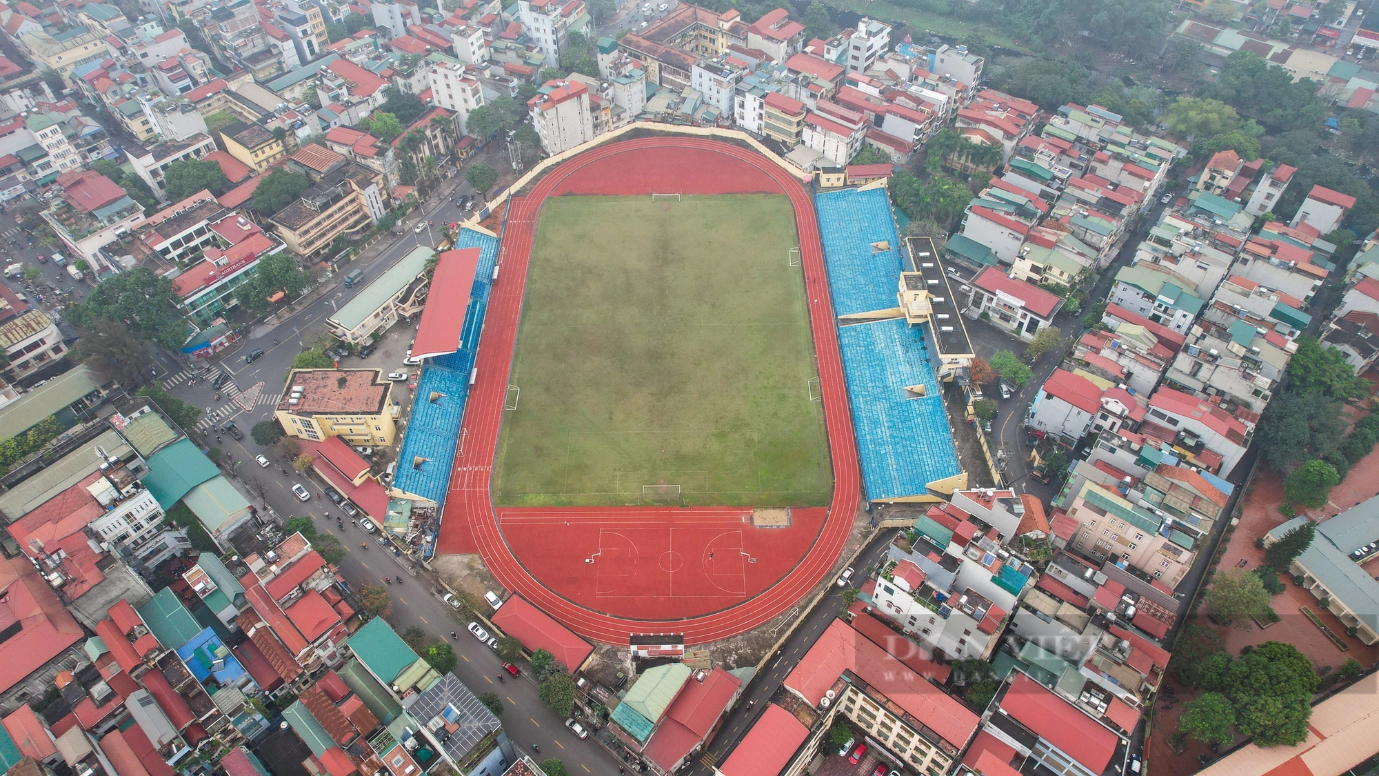 Hiện trạng sân vận động Hà Đông trước thông tin được tổ chức V-League- Ảnh 1.