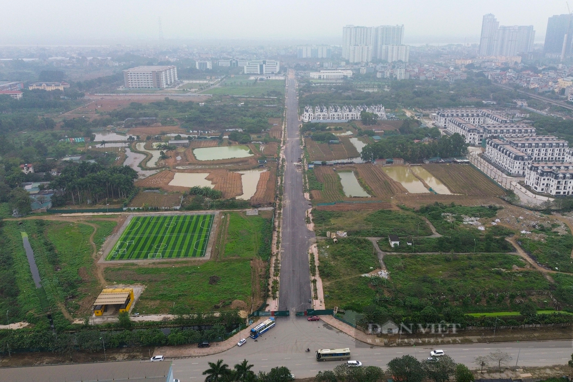 Toàn cảnh tuyến đường dài 1,3 km “lỡ hẹn” gần 2 năm vẫn chưa thể thông xe tại Hà Nội- Ảnh 1.