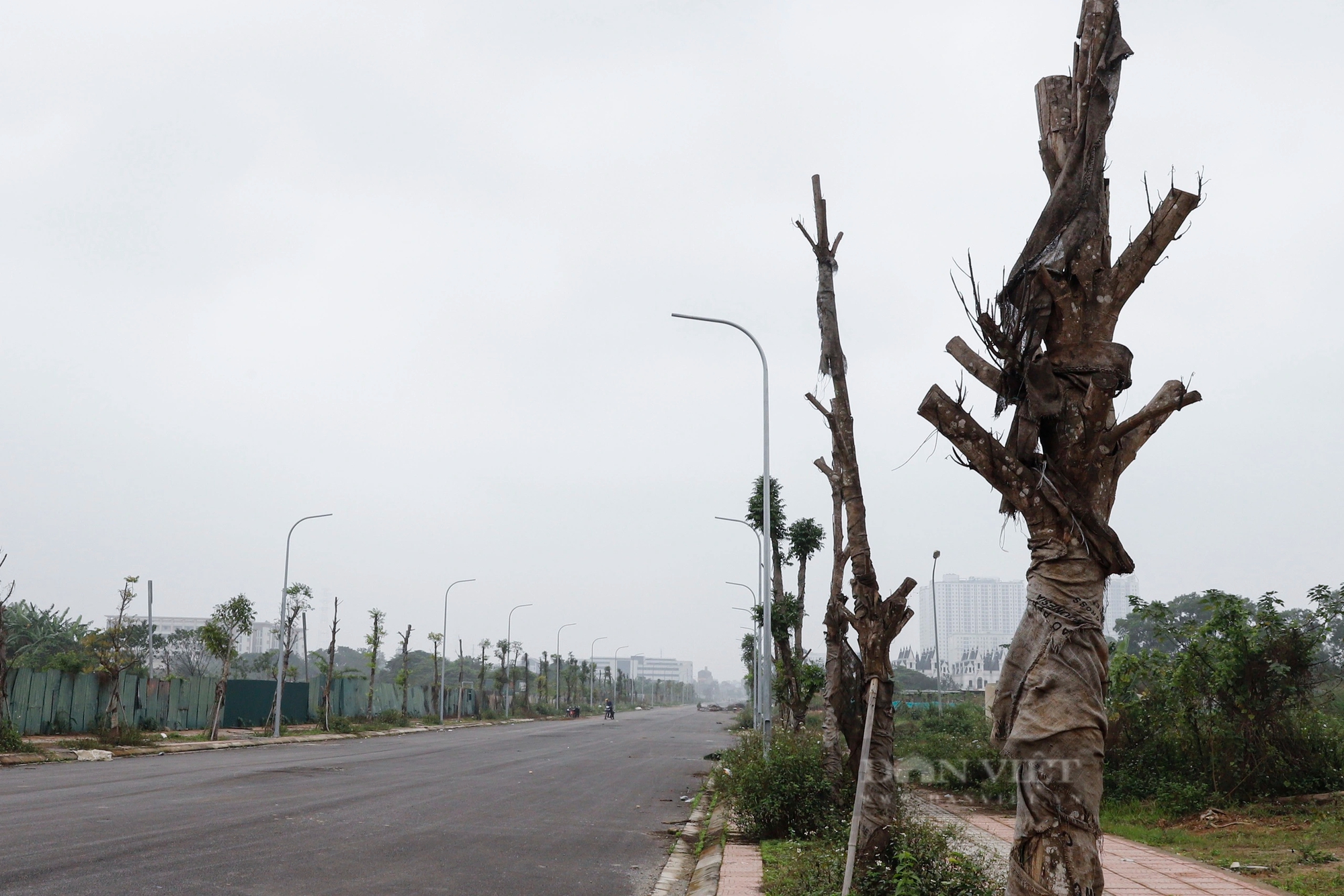 Toàn cảnh tuyến đường dài 1,3 km “lỡ hẹn” gần 2 năm vẫn chưa thể thông xe tại Hà Nội- Ảnh 7.