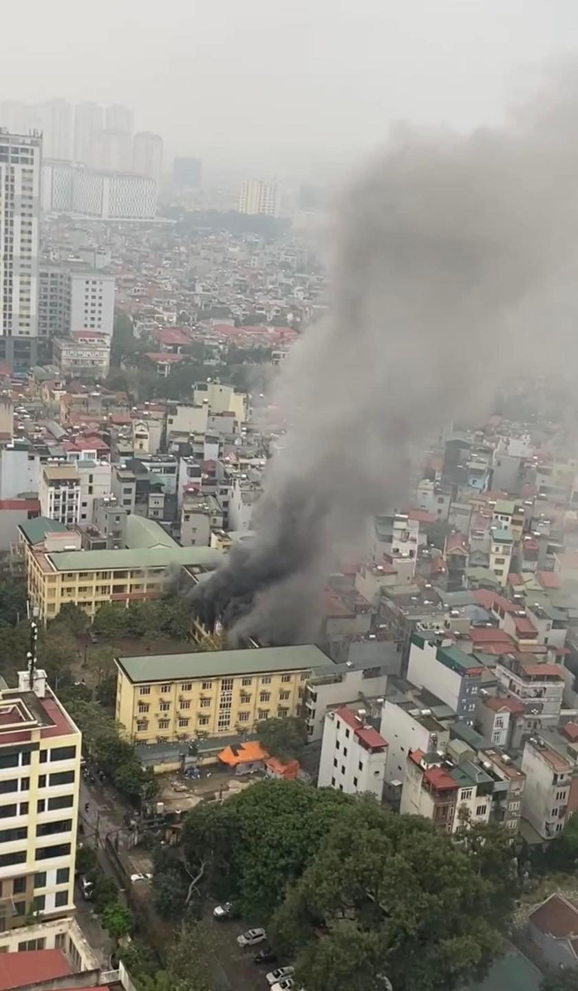 Cháy trường học ở Văn Quán, Hà Nội: Do chập điện phòng Phó Hiệu trưởng- Ảnh 1.