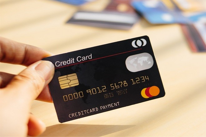 Vụ "nợ" thẻ tín dụng nhiều tỷ đồng: Cách hiểu đúng về lãi suất hợp lý- Ảnh 1.
