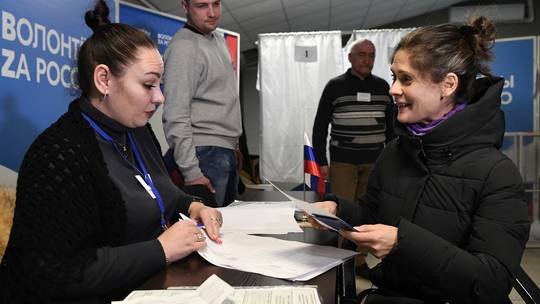 Ukraine tấn công các điểm bỏ phiếu của Nga- Ảnh 1.