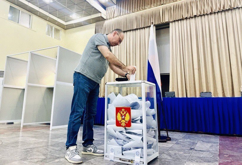 Cử tri Nga tại Việt Nam tiến hành bỏ phiếu bầu cử Tổng thống Liên bang- Ảnh 1.