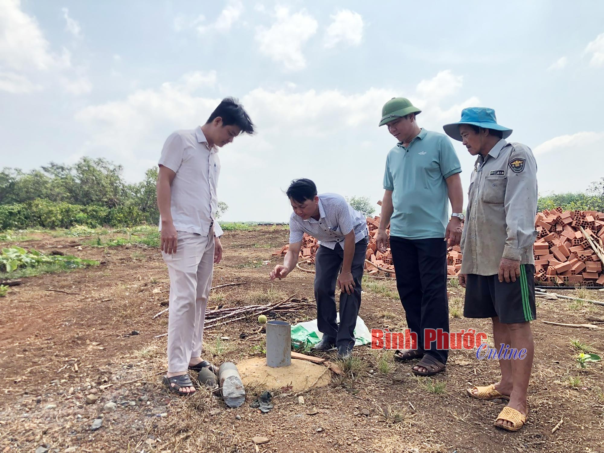 Xót xa vườn cây "tiền tỷ" của nông dân Bình Phước bị chết, rụng trái vì khoan giếng 150m vẫn không có nước- Ảnh 4.
