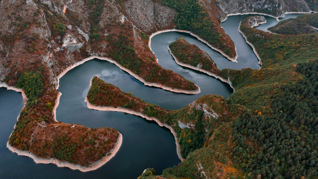 "Chóng mặt" với con sông nhiều khúc cua nhất thế giới, độ quanh co lên đến 270 độ- Ảnh 2.