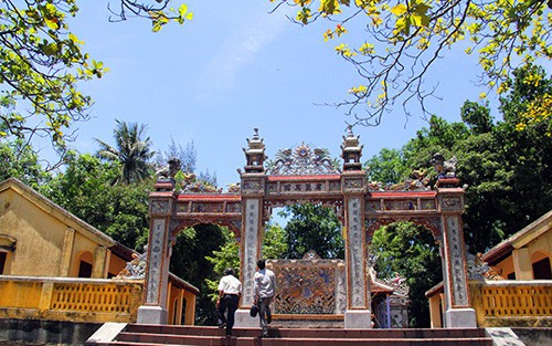 Một làng cổ nổi tiếng ở Huế, cả làng lại nói 