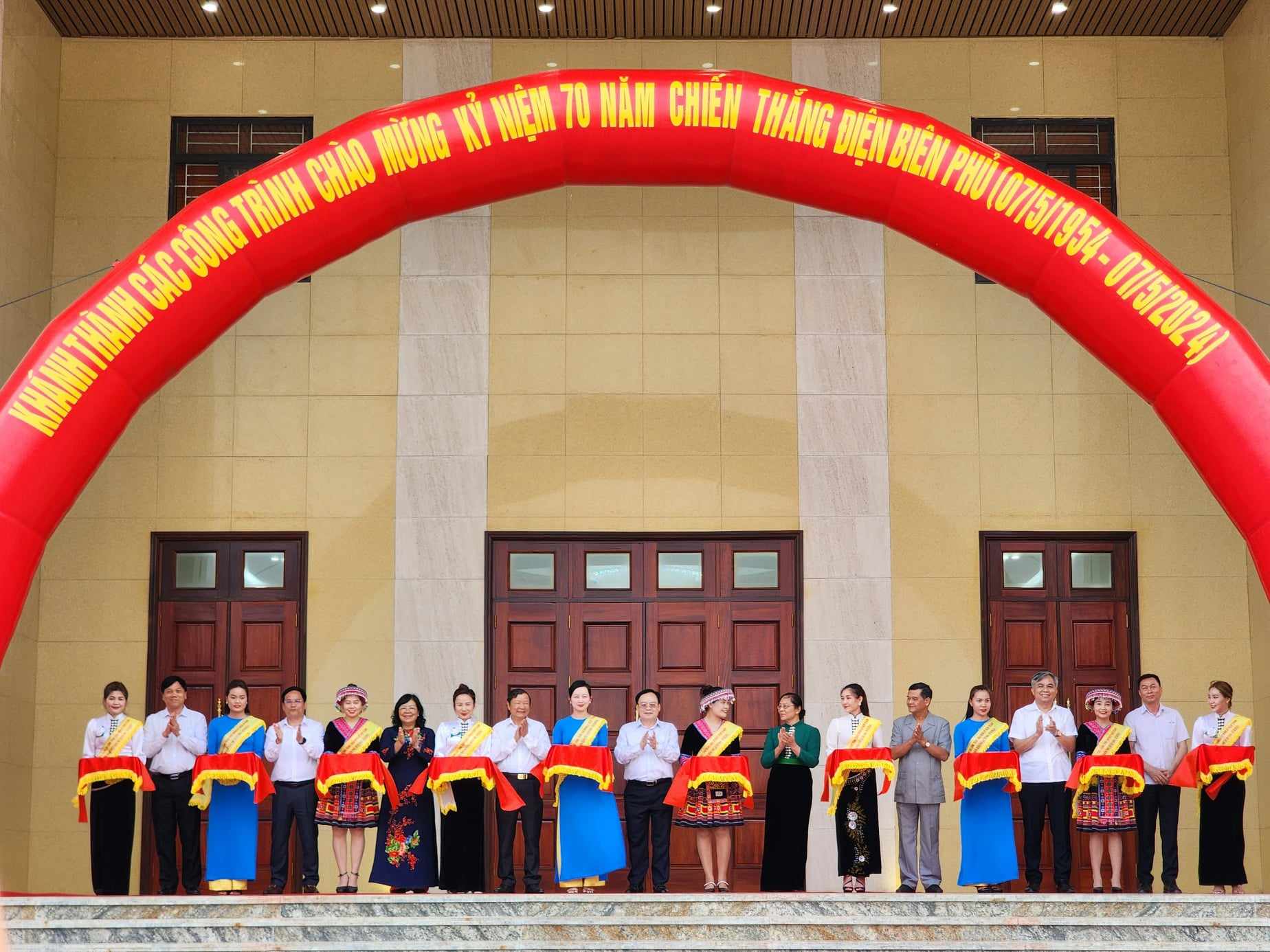 Khánh thành ba công trình trọng điểm chào mừng kỷ niệm 70 năm Chiến thắng Điện Biên Phủ- Ảnh 1.