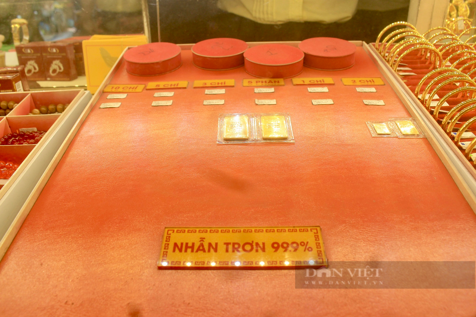 Diễn biến lạ tại các tiệm vàng Sài Gòn, người dân có tiền cũng không mua được vàng- Ảnh 1.