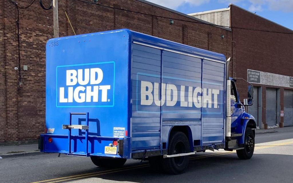 Khủng hoảng của Bud Light chưa buông tha 