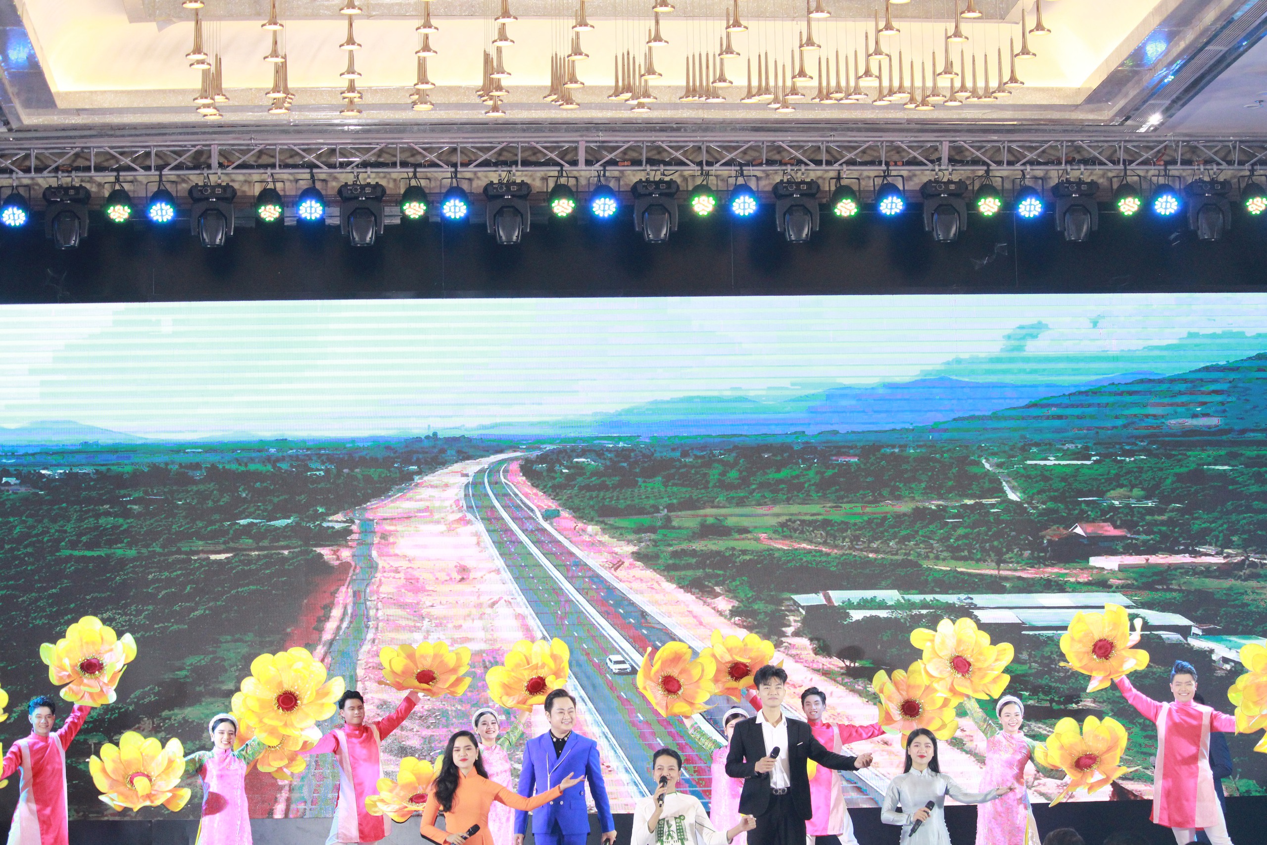 Phó Thủ tướng Chính phủ Trần Hồng Hà: Cam Lâm là đô thị đáng sống- Ảnh 4.
