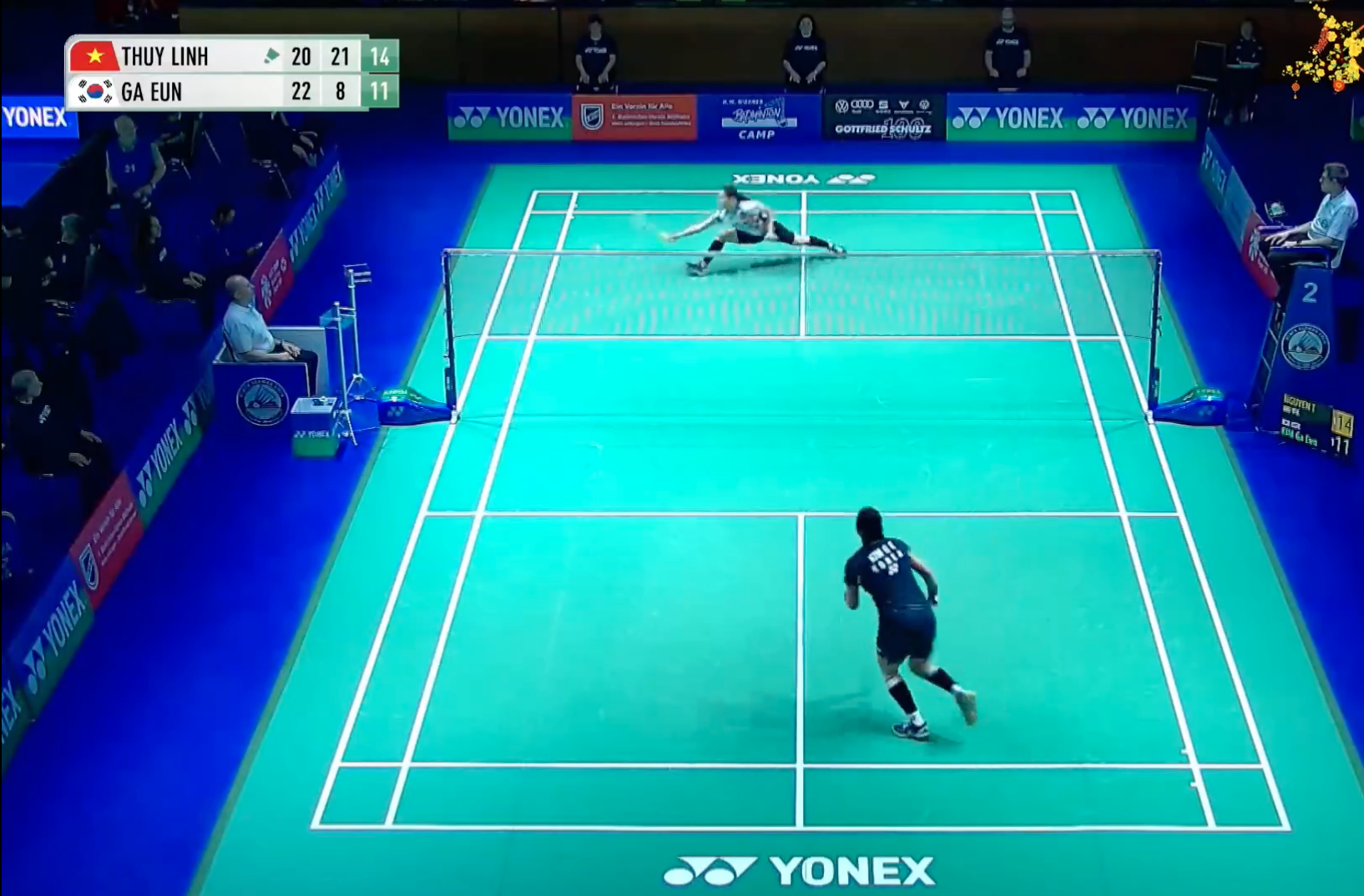 Được tay vợt Mỹ "trợ thủ", Nguyễn Thùy Linh thắng trận "đại chiến" bán kết Đức mở rộng - Ảnh 4.