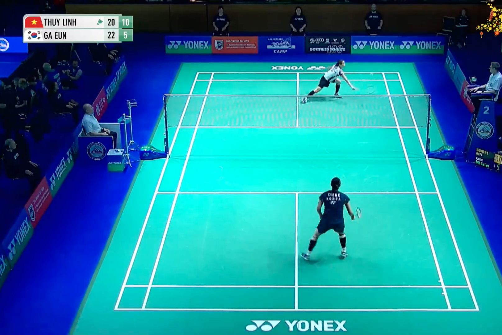 Được tay vợt Mỹ "trợ thủ", Nguyễn Thùy Linh thắng trận "đại chiến" bán kết Đức mở rộng - Ảnh 2.