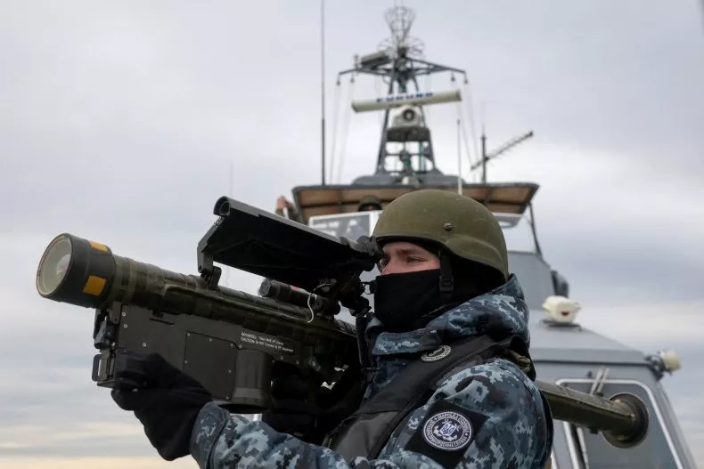 Động thái kỳ lạ, khó hiểu của tàu Nga trên Biển Đen khiến Hải quân Ukraine bối rối- Ảnh 1.