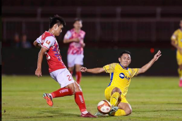 CLB Khánh Hòa chiêu mộ tiền vệ được mệnh danh "Chiến binh xứ Nghệ"- Ảnh 2.