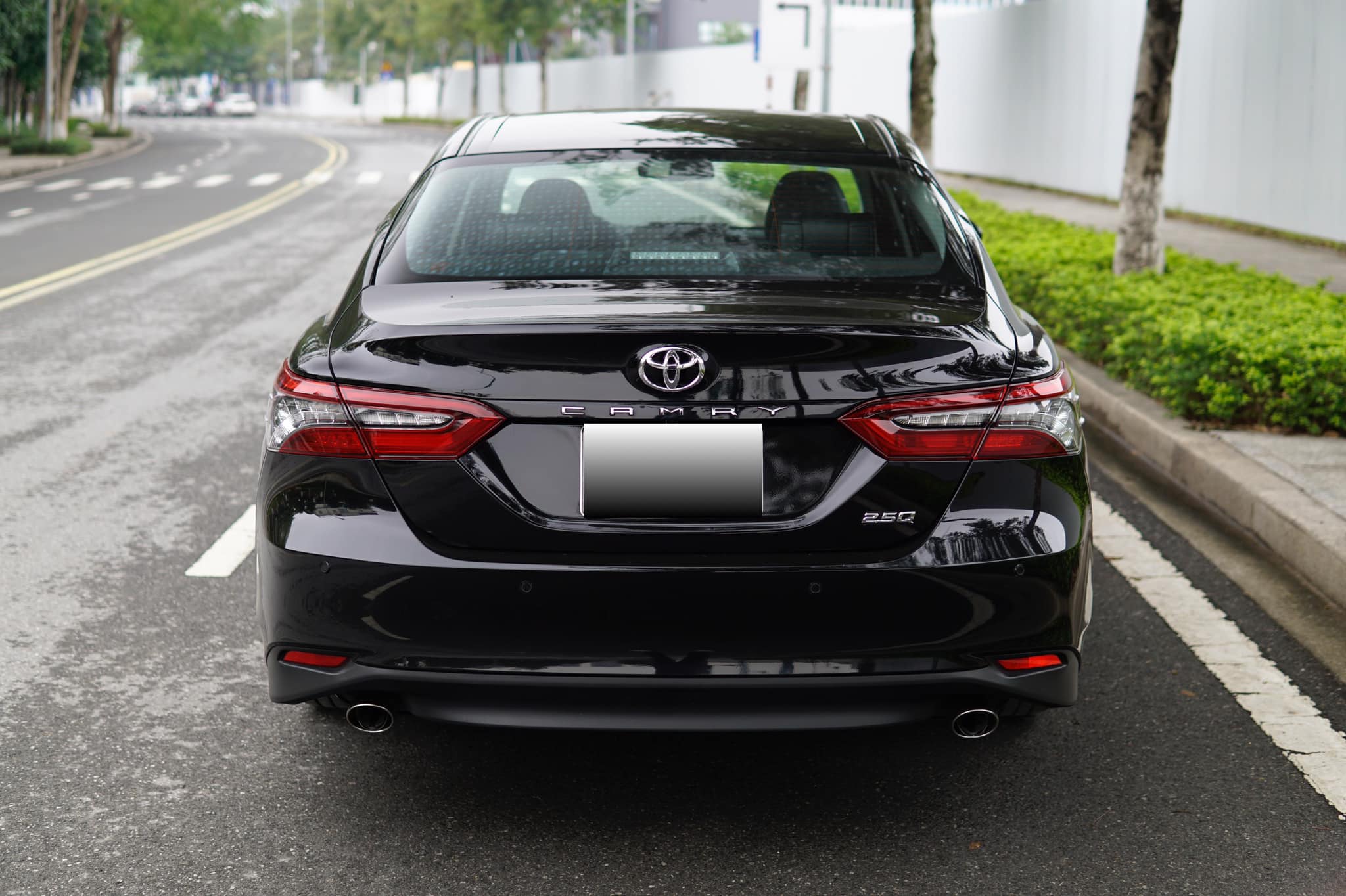 Bán 2 tháng không "trôi", Toyota Camry giảm giá ngỡ ngàng- Ảnh 4.