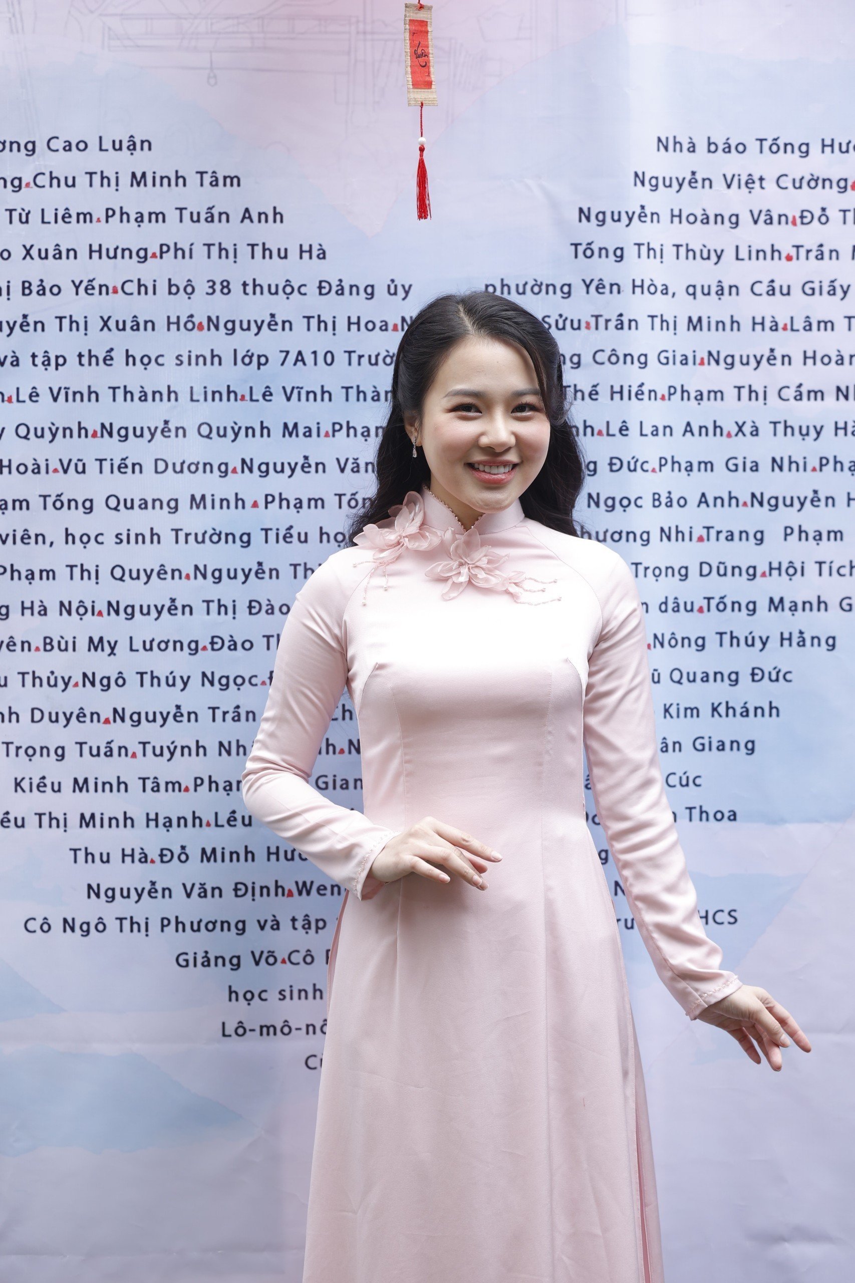 Hoa khôi Áo dài Việt Nam 2023 Đỗ Hà Trang trao tặng 200 suất cơm đến bệnh nhân tại Phiên Chợ Trái Tim- Ảnh 14.