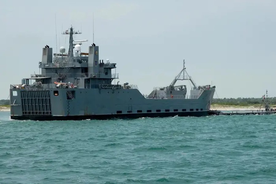 Cận cảnh tàu hỗ trợ hậu cần của lục quân Mỹ dựng bến nổi ở Gaza để đưa hàng viện trợ- Ảnh 13.