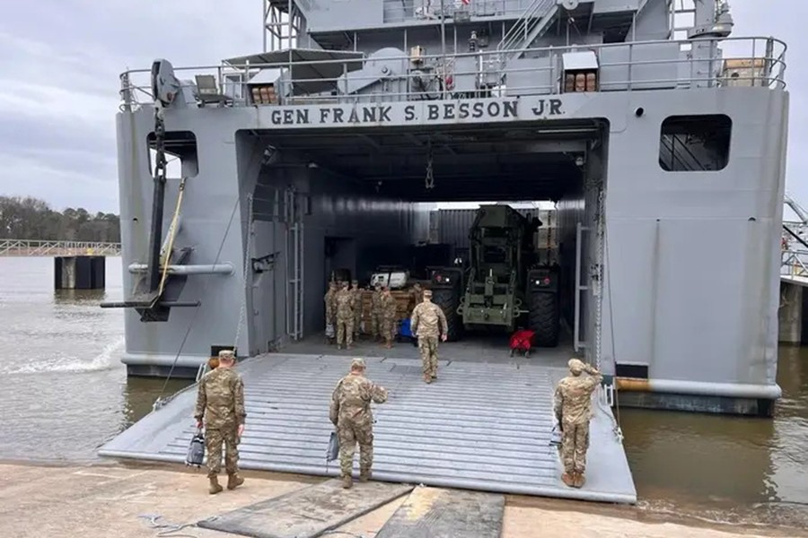 Cận cảnh tàu hỗ trợ hậu cần của lục quân Mỹ dựng bến nổi ở Gaza để đưa hàng viện trợ- Ảnh 15.