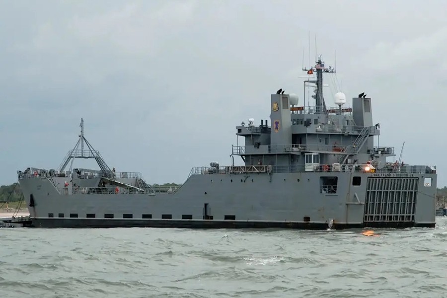 Cận cảnh tàu hỗ trợ hậu cần của lục quân Mỹ dựng bến nổi ở Gaza để đưa hàng viện trợ- Ảnh 5.