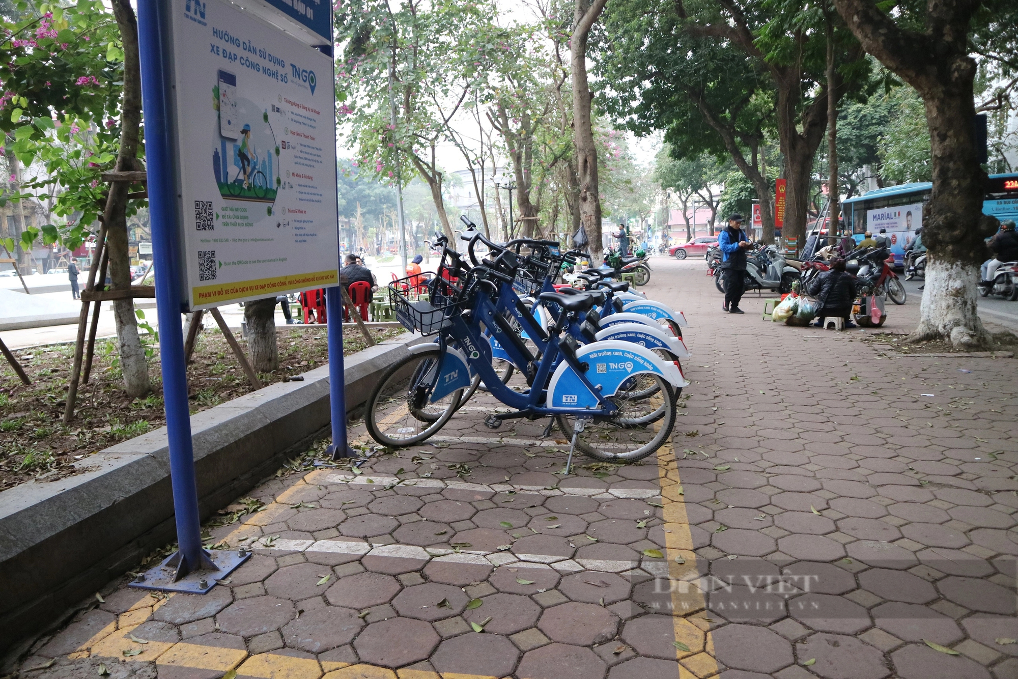 Người cao tuổi gặp khó khi sử dụng xe đạp công cộng ở Hà Nội- Ảnh 4.
