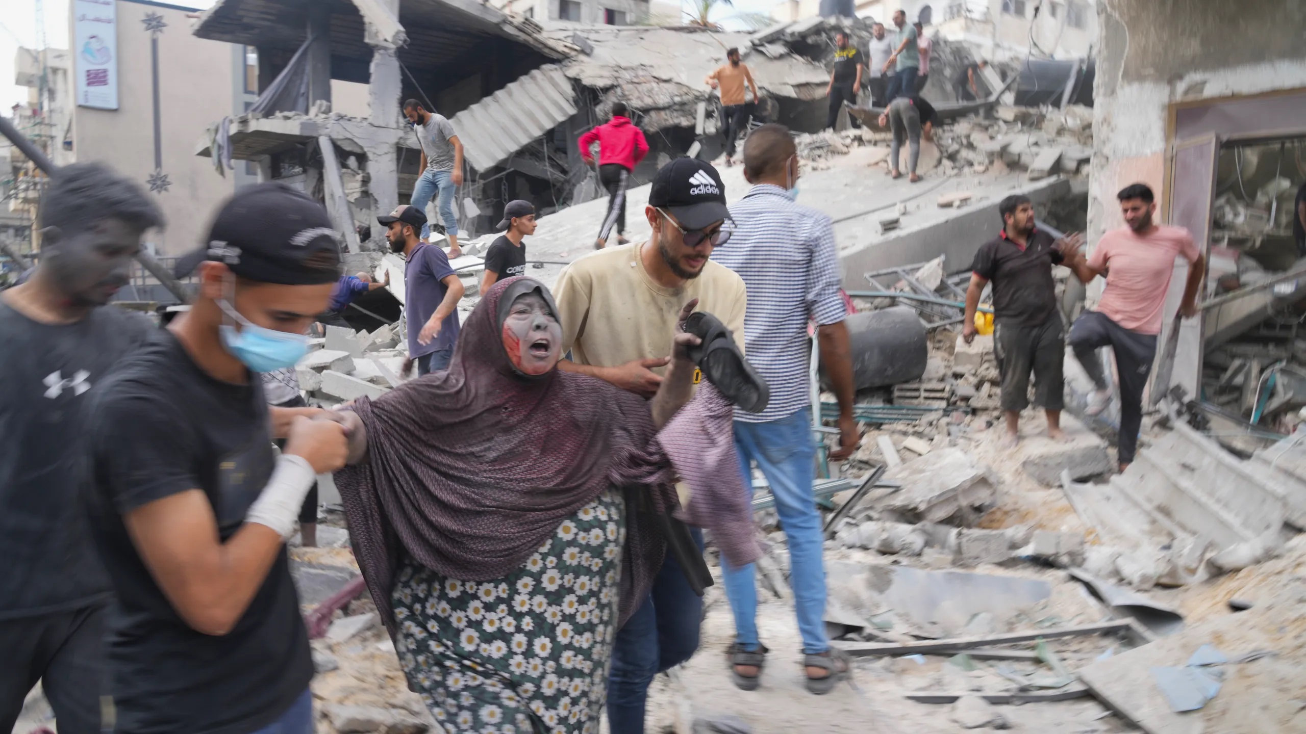 Các bác sĩ phương Tây lên án 'sự tàn bạo kinh hoàng' của Israel ở Gaza, cảnh báo về 'ngày tận thế'- Ảnh 1.
