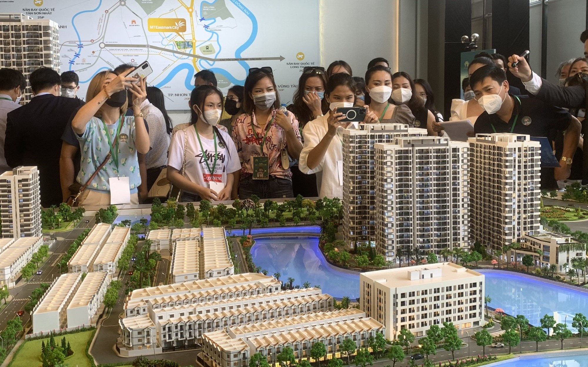 Giá bán chung cư tại TP.HCM và Hà Nội tiếp tục tăng