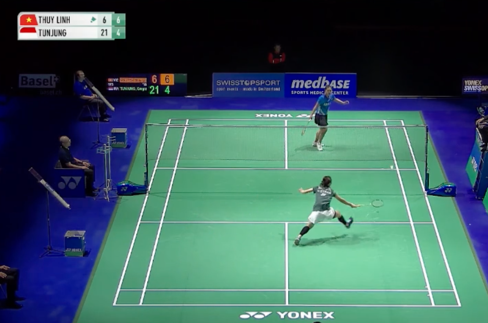 Nguyễn Thùy Linh thua chóng vánh tay vợt số 1 Indonesia - Ảnh 2.