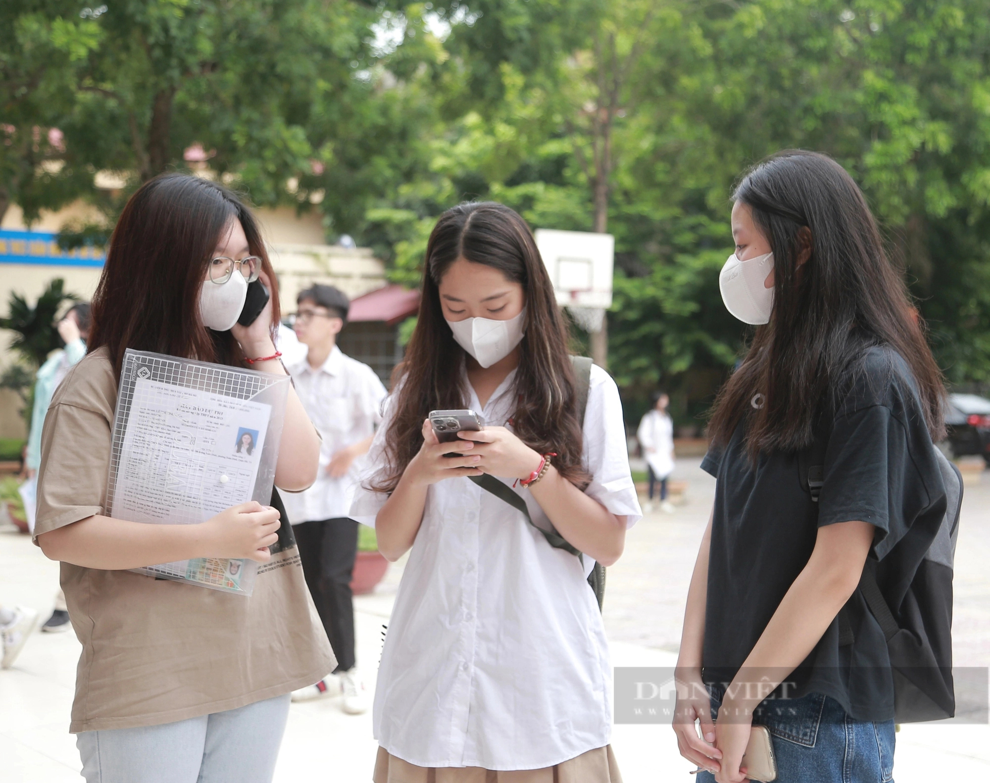 Đề minh họa các môn thi tốt nghiệp THPT năm 2024: "Điểm 10 tuyệt đối sẽ rất ít"- Ảnh 1.