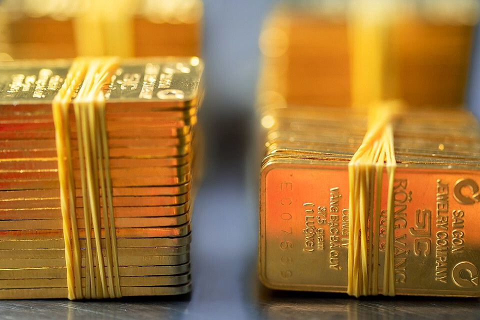 Tiếp đà lao dốc, vàng miếng SJC không giữ được mốc 81 triệu đồng/lượng- Ảnh 1.