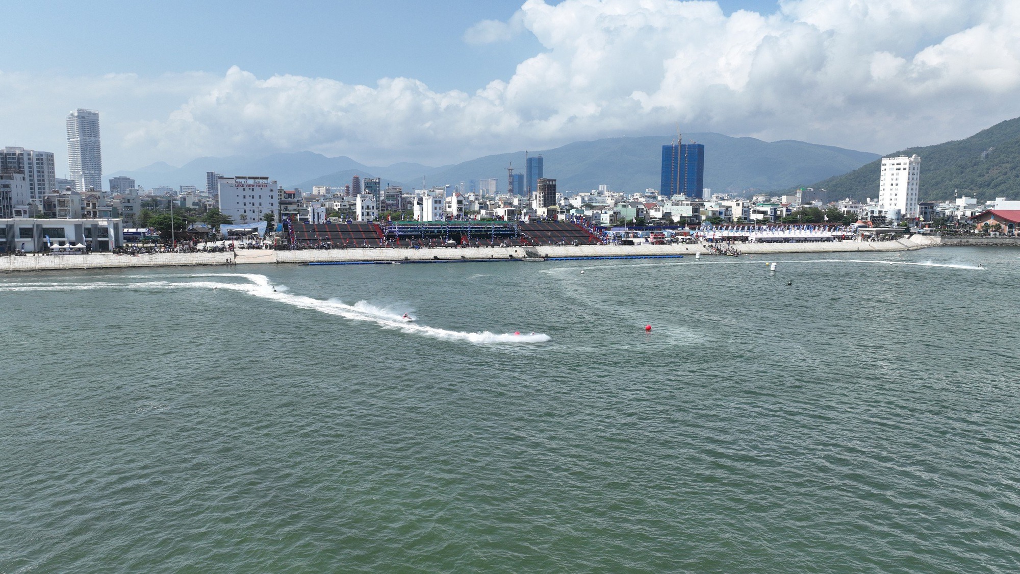 Bình Định: Cận cảnh những "siêu" mô tô nước "chẻ sóng, rượt tốc độ" ở vịnh Thị Nại- Ảnh 11.