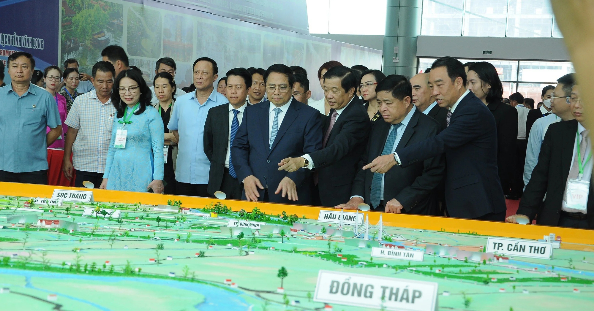 Thủ tướng Phạm Minh Chính yêu cầu Vĩnh Long tập trung các giải pháp phát triển kinh tế nông nghiệp- Ảnh 2.