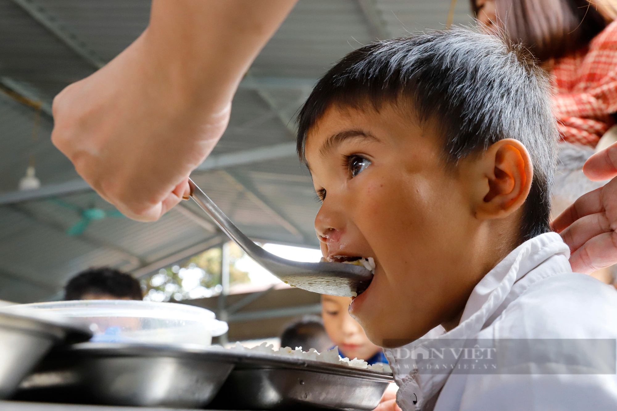 Cận cảnh bữa ăn 8.000 đồng của trẻ em vùng rẻo cao biên cương Đông Bắc- Ảnh 7.