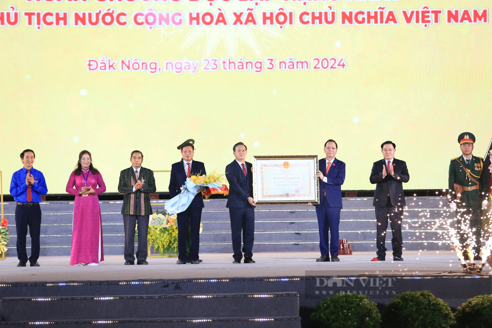 Chủ tịch Quốc hội Vương Đình Huệ dự Lễ kỷ niệm 20 năm tái lập tỉnh Đắk Nông- Ảnh 4.