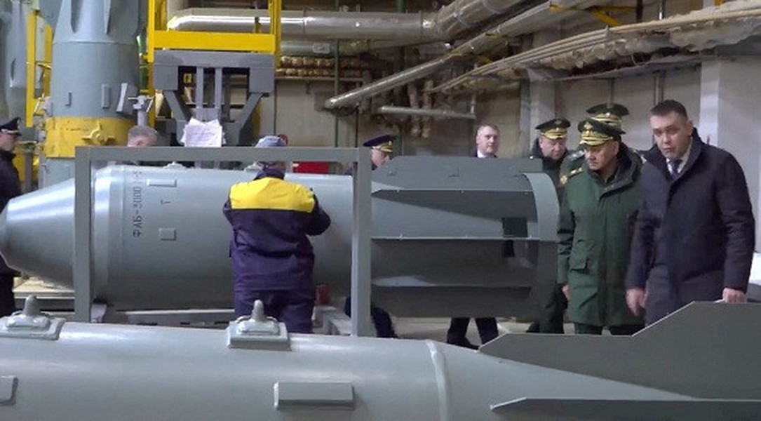 Nga bắt đầu sản xuất loạt siêu bom FAB-3000 nặng 3 tấn, có thể mang theo 1,5 tấn thuốc nổ- Ảnh 11.