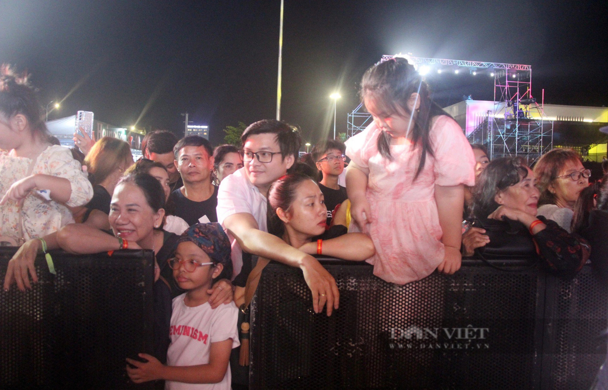 Mãn nhãn "đại tiệc" âm thanh, ánh sáng ở đêm khai mạc Tuần lễ Amazing Binh Dinh Fest 2024- Ảnh 10.