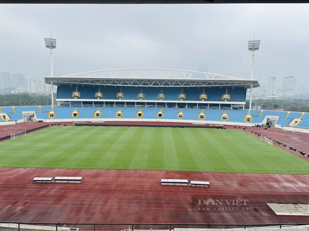 Sân Mỹ Đình cỏ xanh mướt, ghế sạch bong trước trận ĐT Việt Nam vs ĐT Indonesia- Ảnh 2.