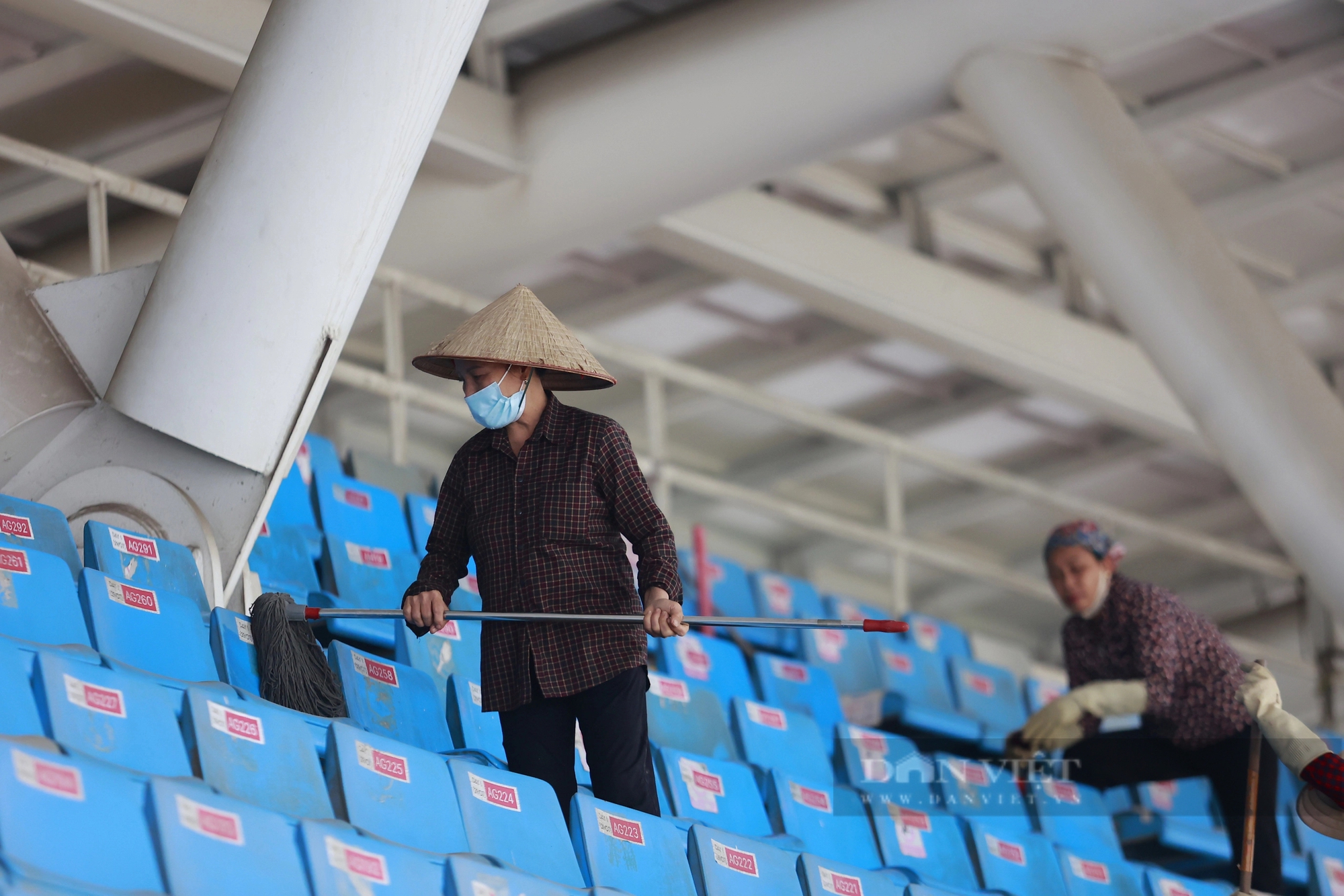 Sân Mỹ Đình cỏ xanh mướt, ghế sạch bong trước trận ĐT Việt Nam vs ĐT Indonesia- Ảnh 7.