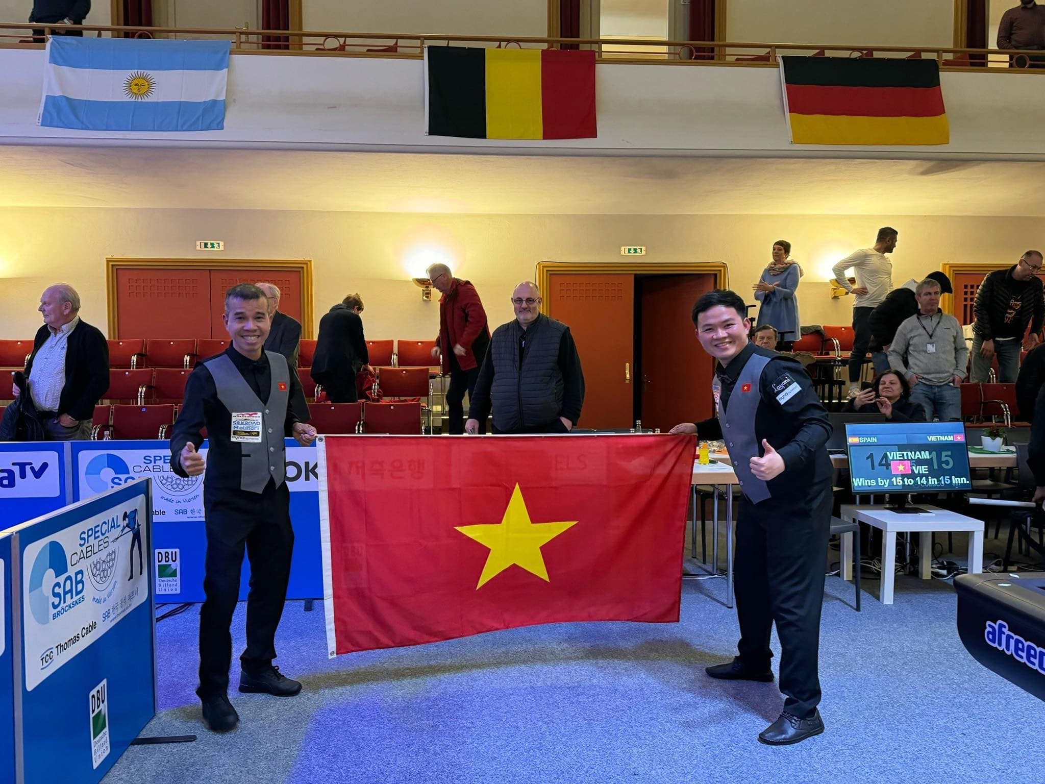 Trần Quyết Chiến - Bao Phương Vinh vô địch Giải billiards carom 3 băng đồng đội thế giới- Ảnh 3.