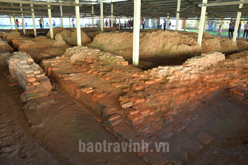 Đào khảo cổ một nơi ở Trà Vinh phát lộ nền móng kiến trúc đồ sộ, 2 hiện vật cổ là Bảo vật quốc gia- Ảnh 5.