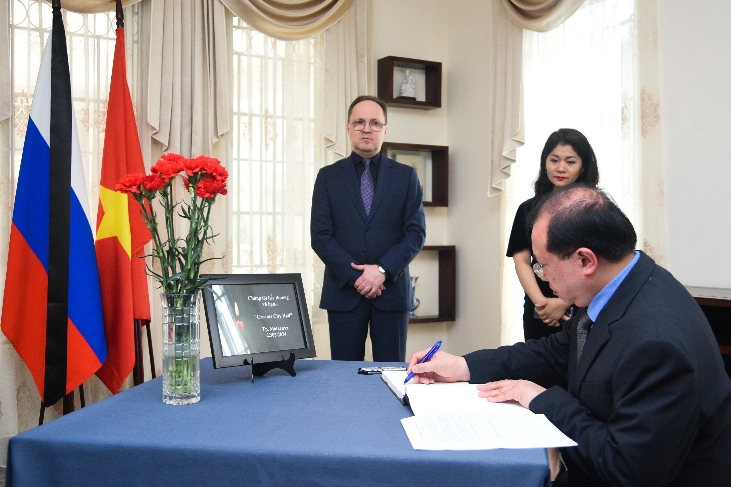 Đại sứ Nga Betzdetko: Biết ơn và coi trọng sự đoàn kết của Việt Nam sau vụ khủng bố tại Nga- Ảnh 2.