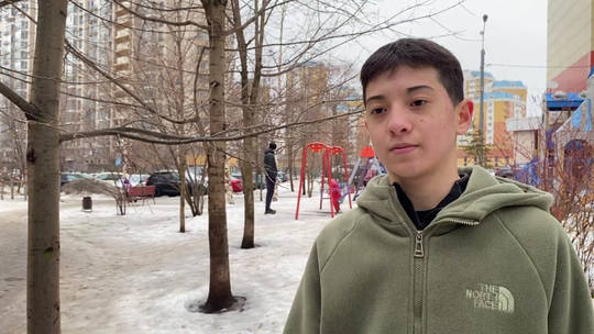 Khủng bố ở Moscow: Cậu bé dũng cảm dẫn hơn 100 người đến nơi an toàn - Ảnh 1.