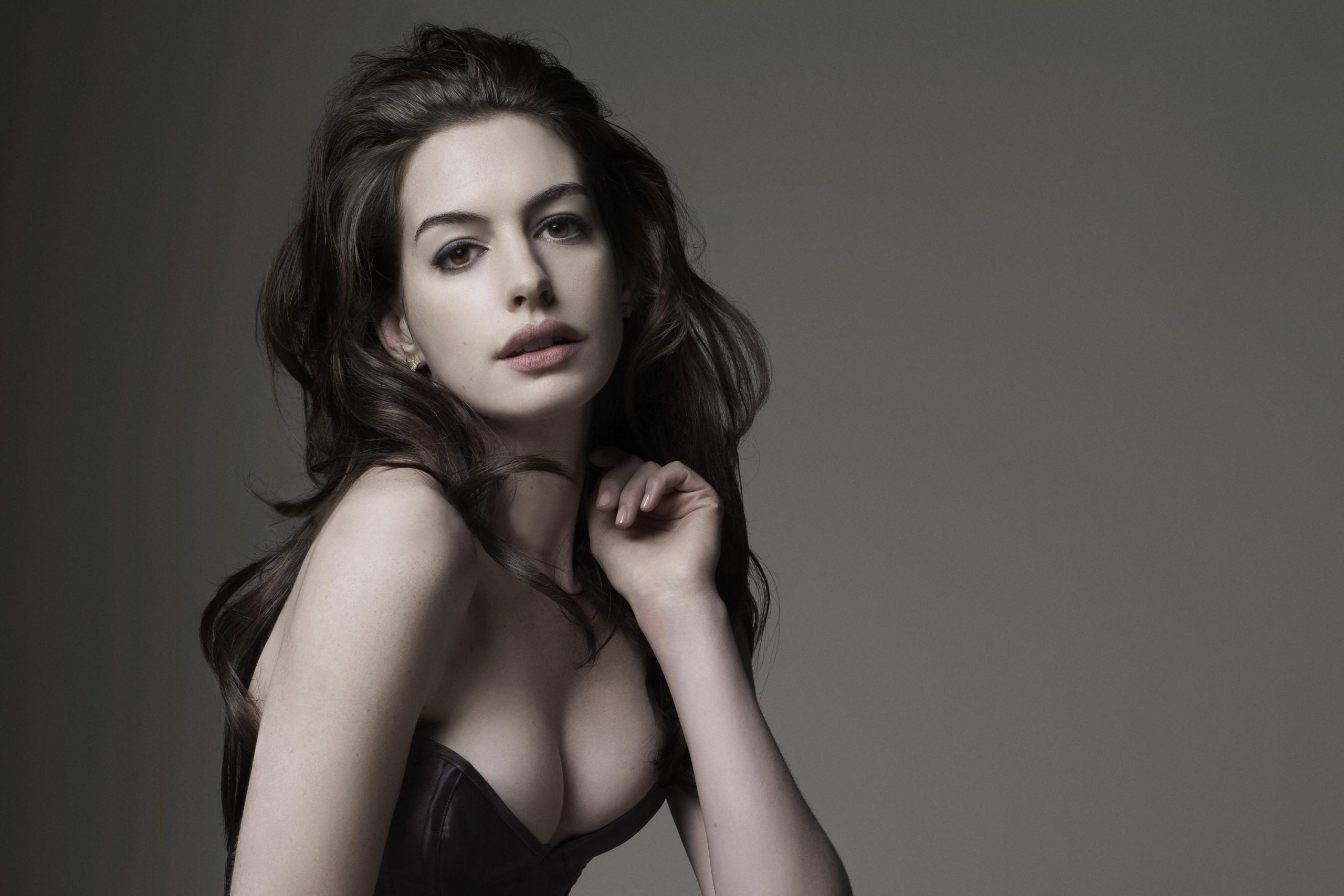 "Bom sex Hollywood" Anne Hathaway từng bị nhận xét thiếu quyến rũ- Ảnh 1.