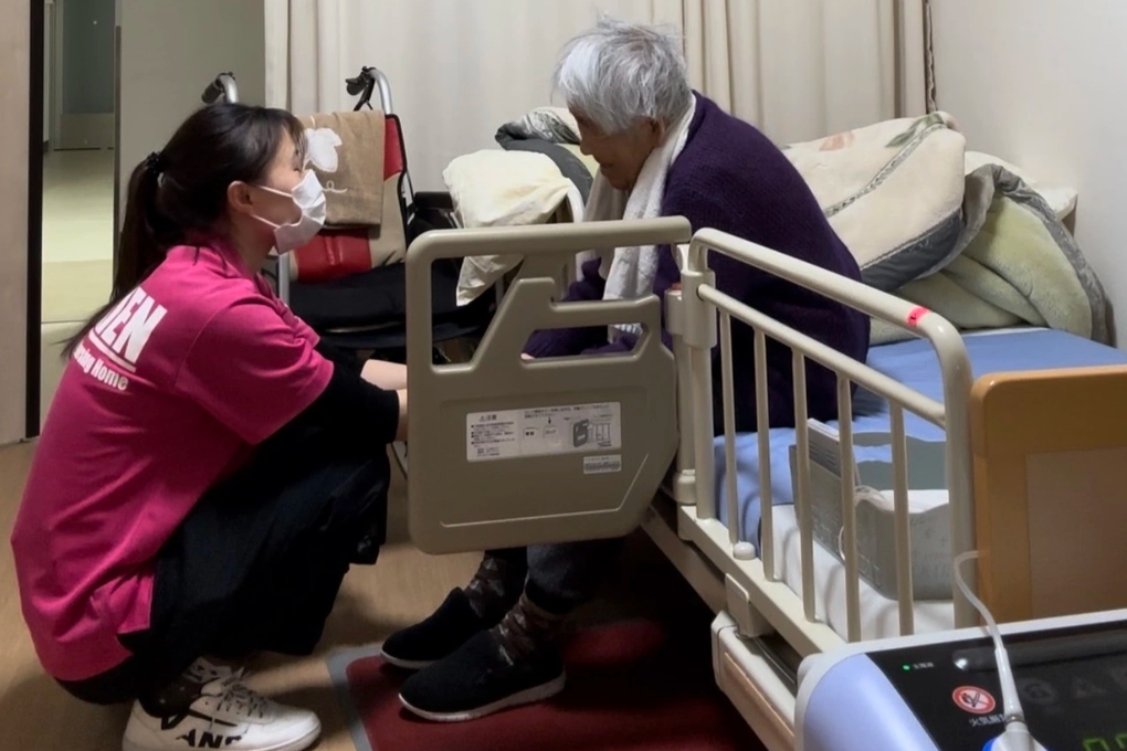 Cụ bà Nhật Bản khóc nghẹn khi chia tay cô điều dưỡng Việt Nam- Ảnh 3.