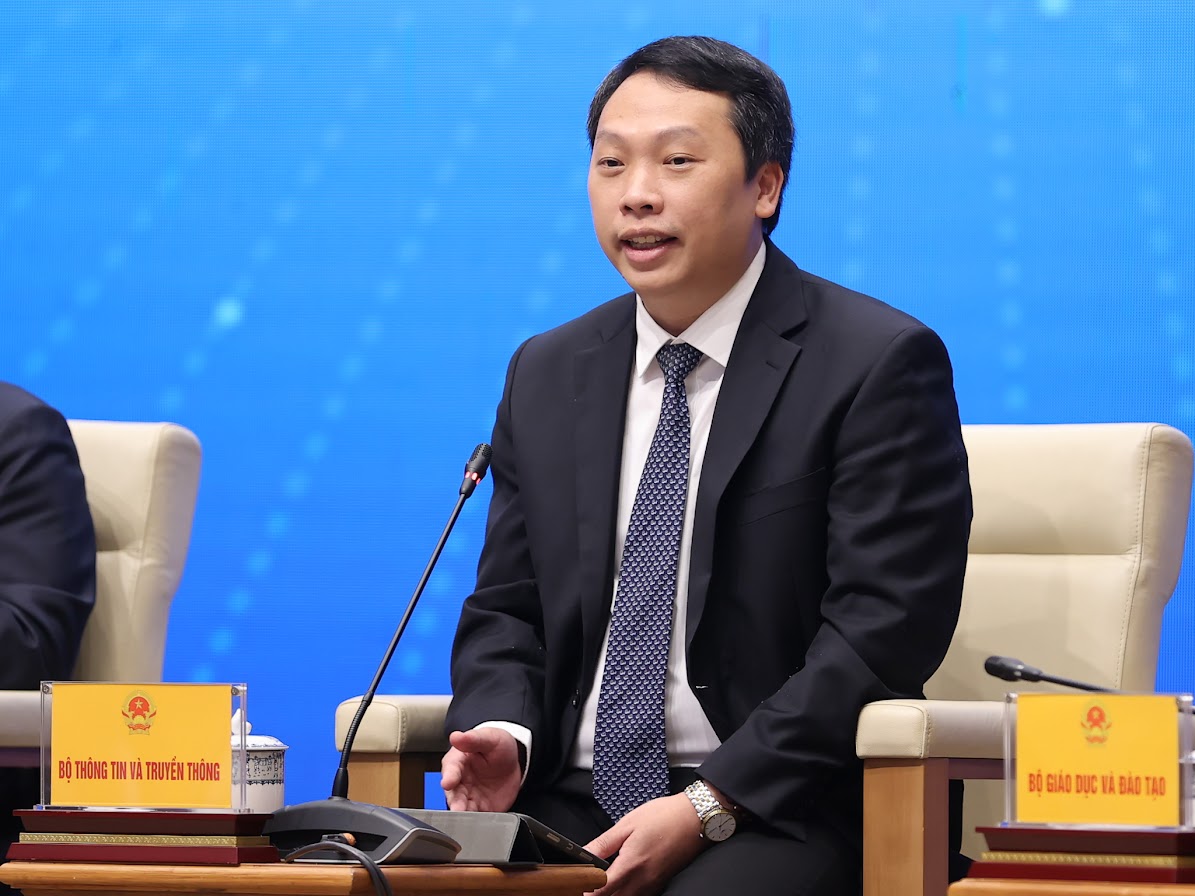 Thủ tướng Phạm Minh Chính đối thoại với thanh niên Việt Nam: Nhiều vấn đề "nóng"- Ảnh 2.